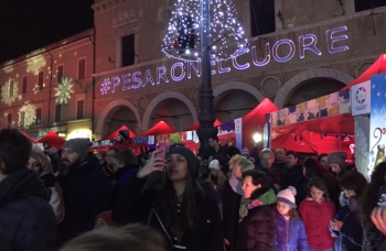 “Natale very (n)ice”, il centro pieno di luci ed emozioni