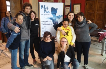 I ragazzi della T41 'A' teatro in volo con Peter Pan