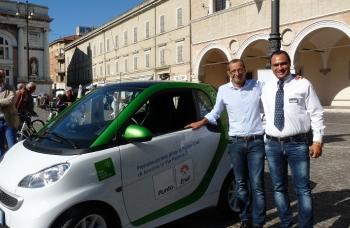 Mobilità sostenibile, Ricci spinge su auto e bici elettriche: «Un progetto per parcheggi scambiatori nei posti migliori della città»