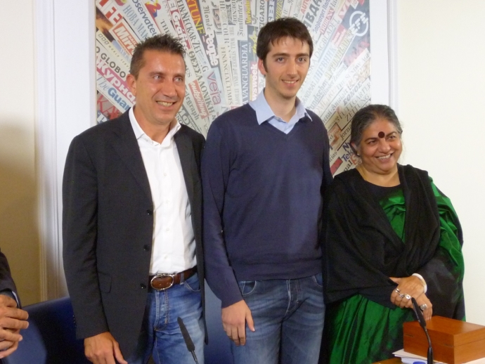 CAPITALE DELLA CULTURA - VANDANA SHIVA DA PESARO A ISOLA DEL PIANO