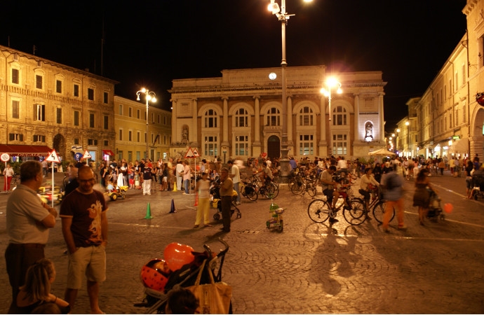 E' Stradomenica, tanti appuntamenti a Pesaro