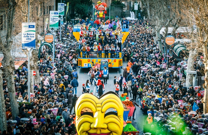 Record di presenze. In 75.000 per la seconda domenica del Carnevale