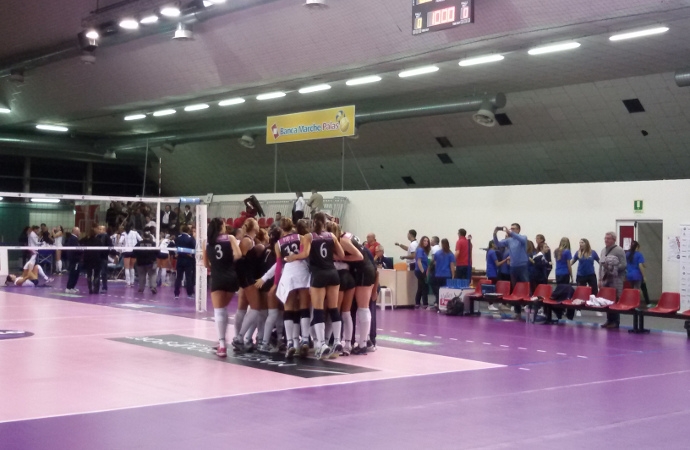 Volley femminile Serie A2, seconda giornata: Pesaro 0 Soverato 3