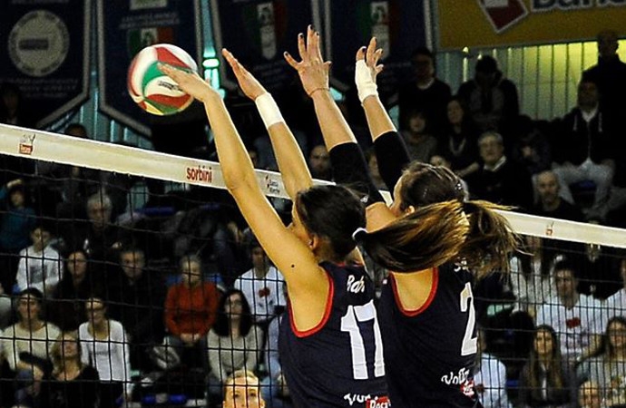 Volley Pesaro batte Bologna 3 a 0 e conquista il matematico primo posto!